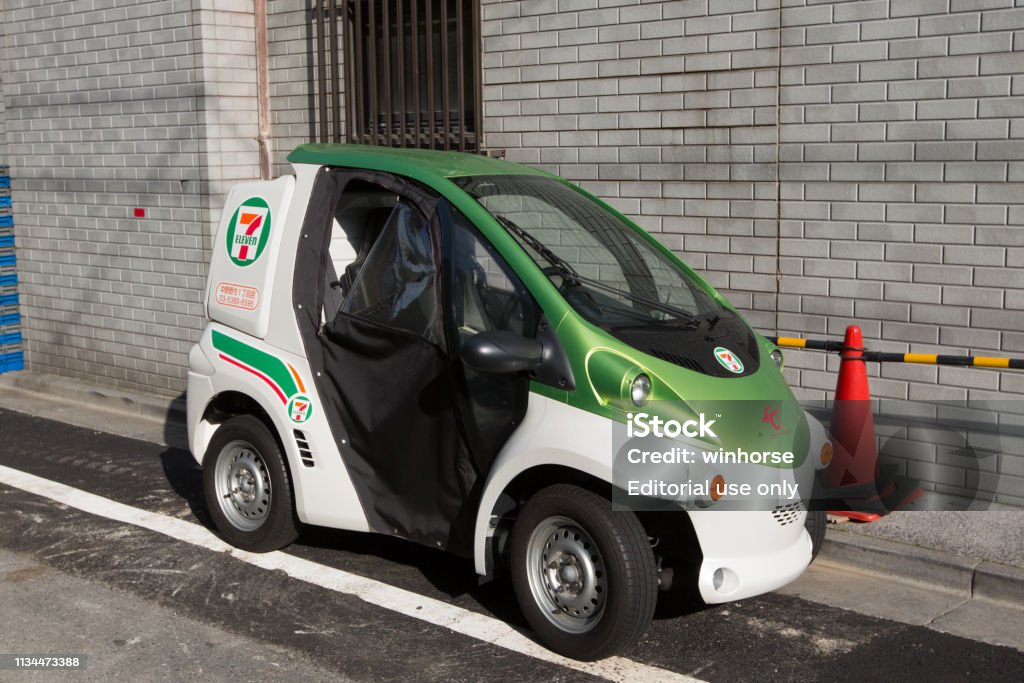 7-11-convenience-store-delivery-car-in-tokyo-japan.jpg