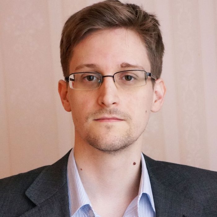 27-edward-snowden.w700.h700.jpg