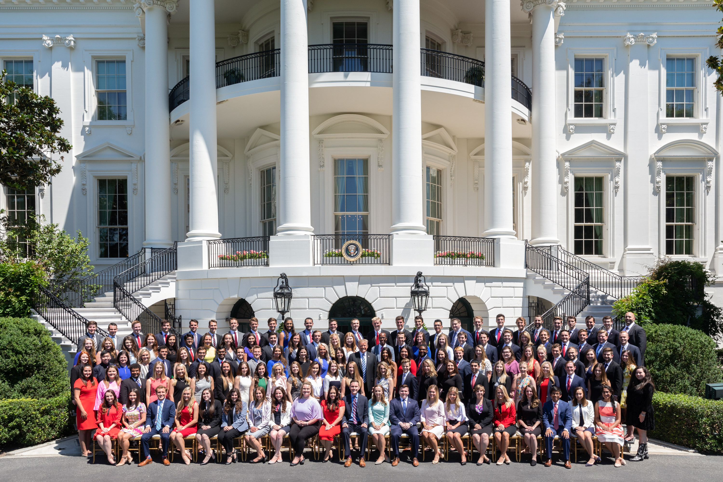 Summer_2018_White_House_intern_class.jpg