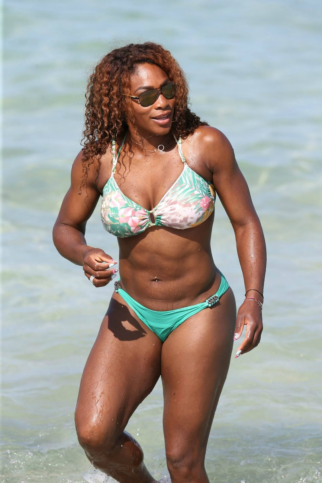 Serena_Williams_swimsuit_VFYlgrA.jpg